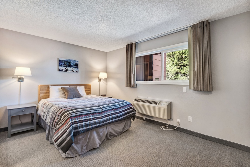 Traditional, Suite, 1 Queen and 1 Murphy Bed, Queen Murphy Bed