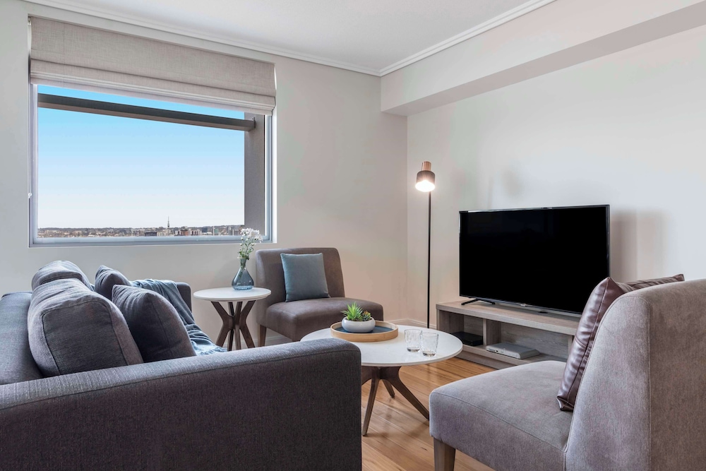 Oaks Brisbane Casino Tower Suites 40/50