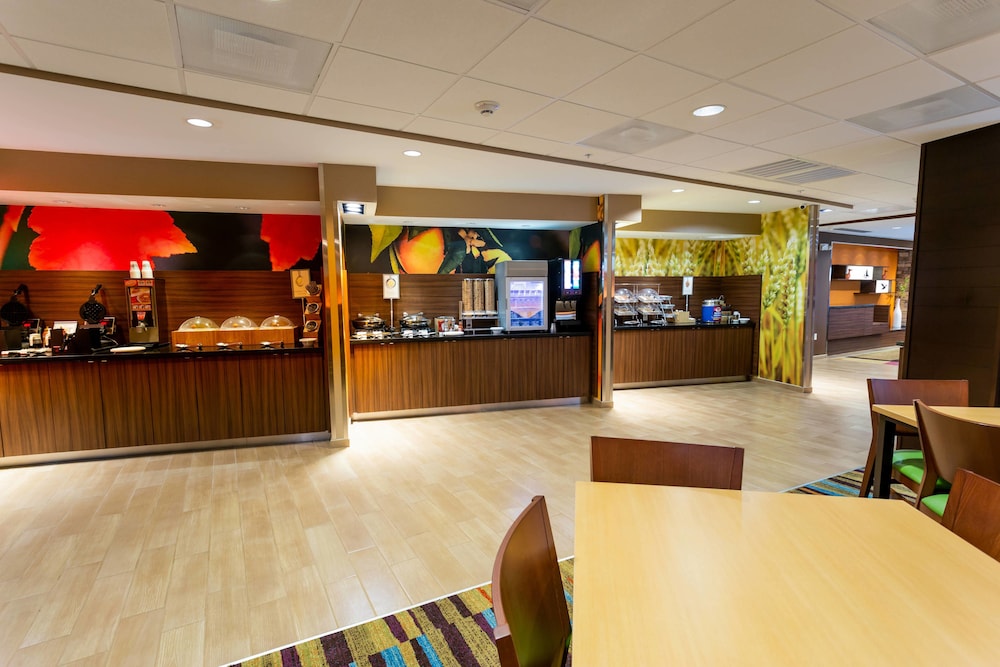 Fairfield Inn And Suites By Marriott Bay City 2/28