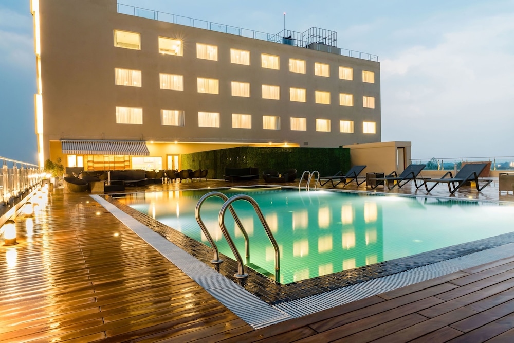 Vivanta Chitwan Bharatpur 2/41