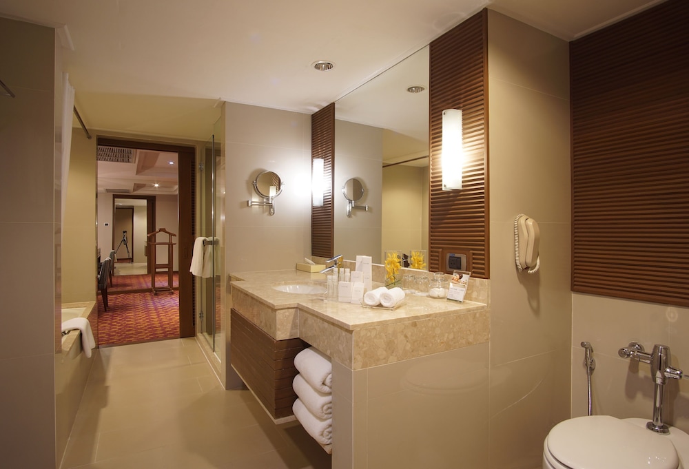 Dusit Princess Srinakarin Bangkok 53/69