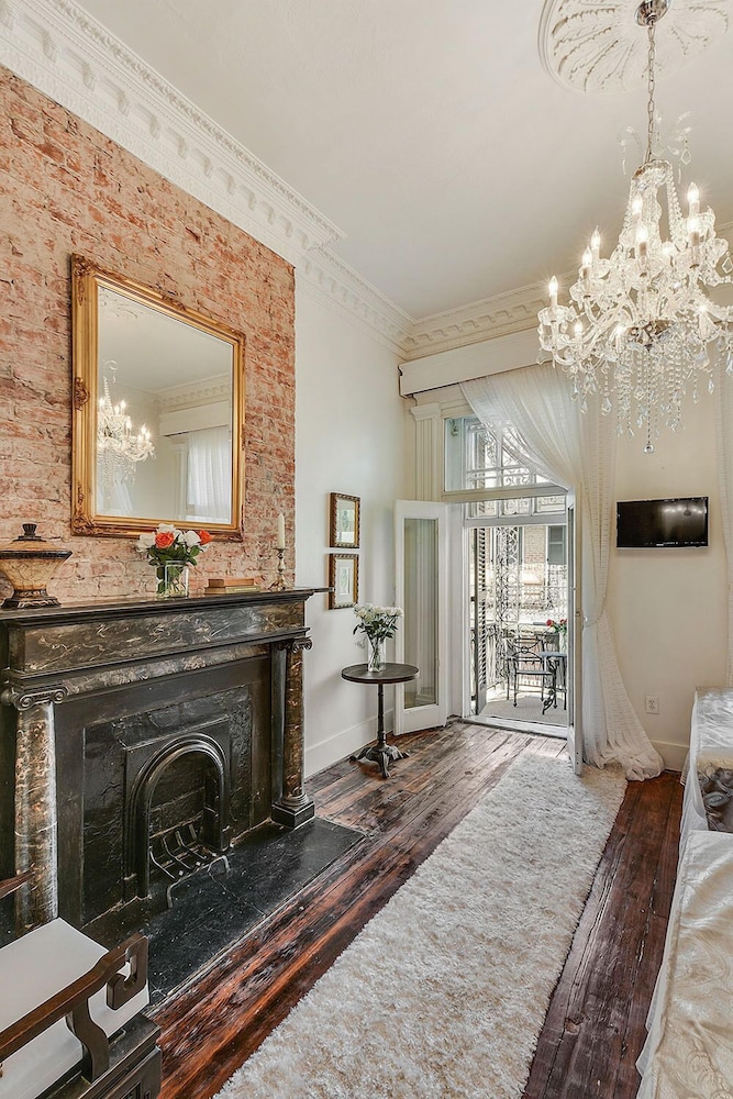 French Quarter Mansion 14/50