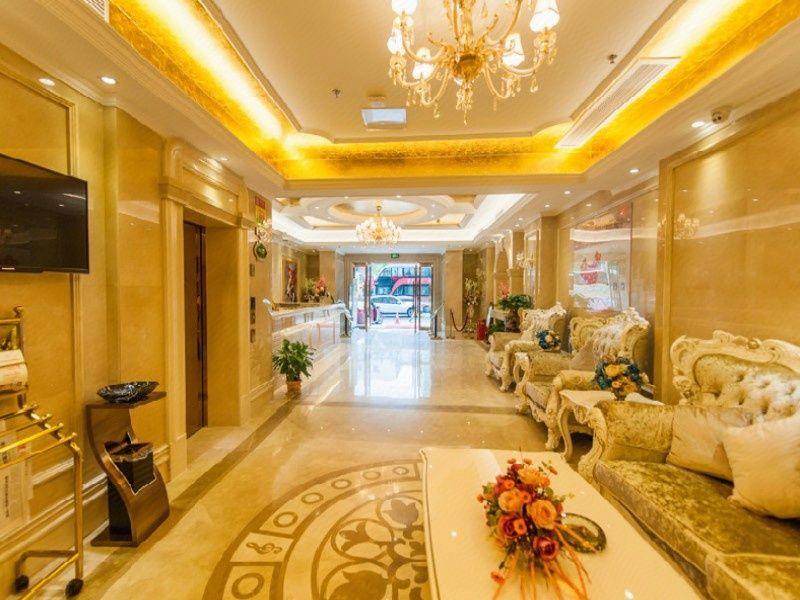 Vienna 3 Best Hotel (Wuhan Huanghelou Hubu Alley) 28/32