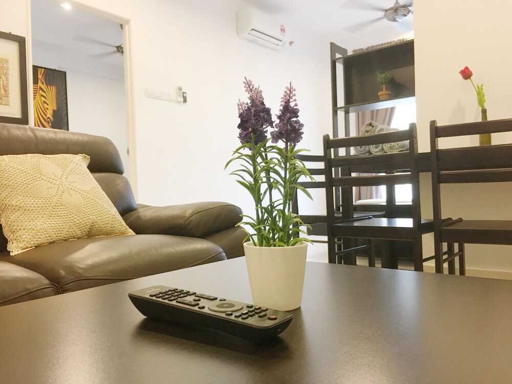 Merlene Suites at Mansion One 30/50