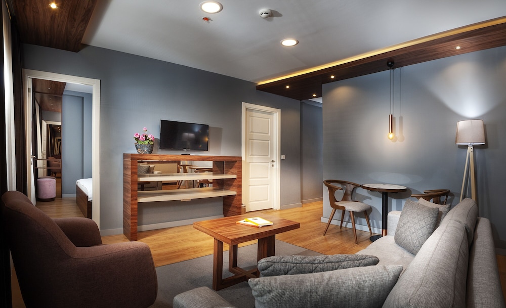 Vita Bella Suites 9/22