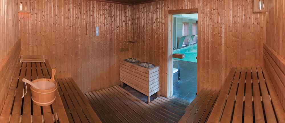 Your Hotel And Spa 19/34