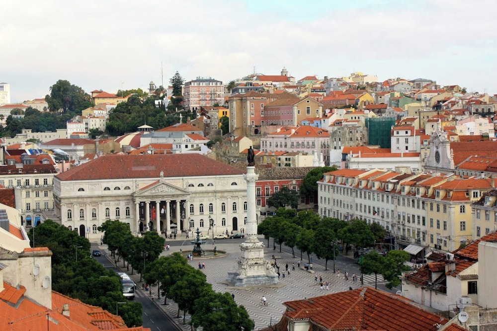 Lisbon Core Apartments In Bairro Alto Chiado 4/50
