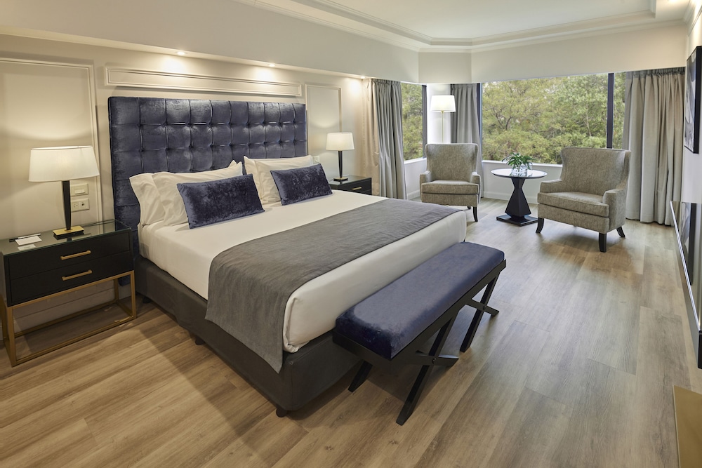 Executive, Suite, King Bed, Corner