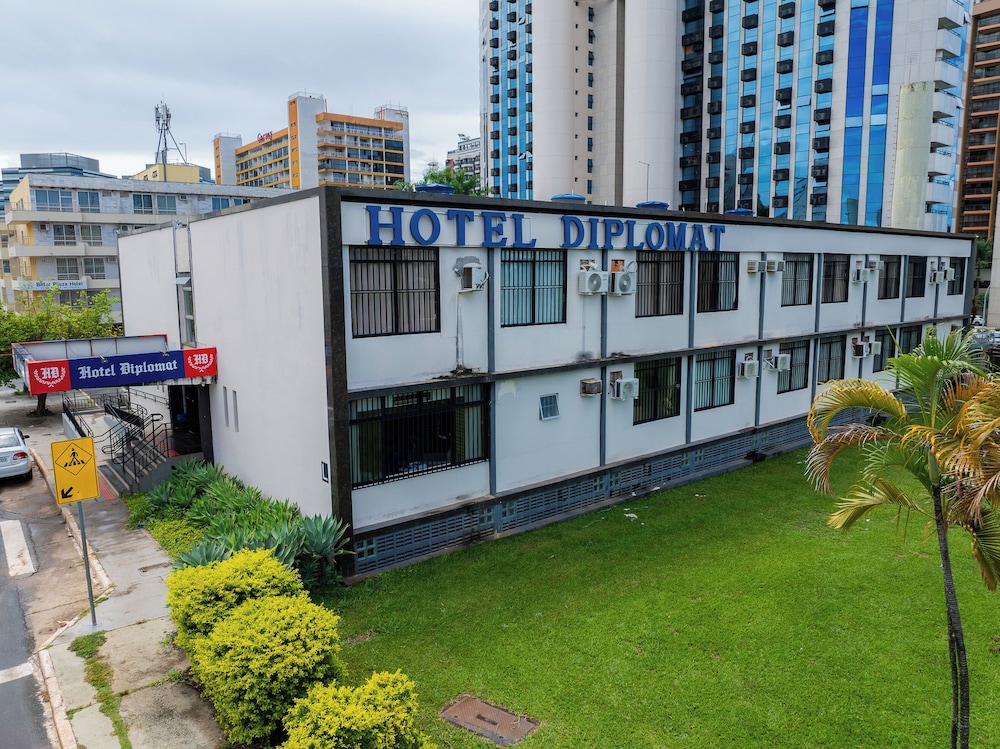 Diplomat Hotel 4/57