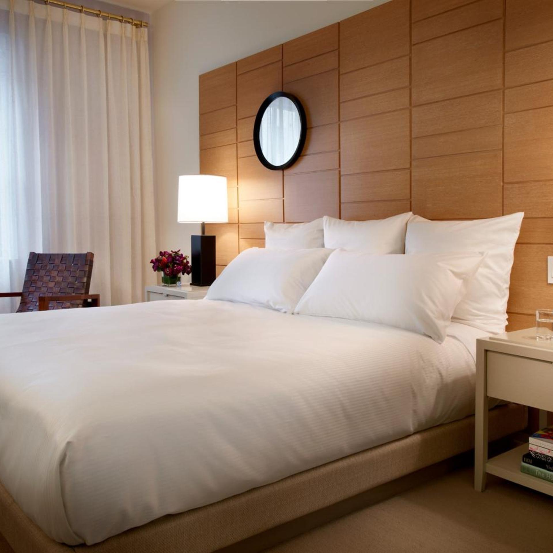 Suite, Corner