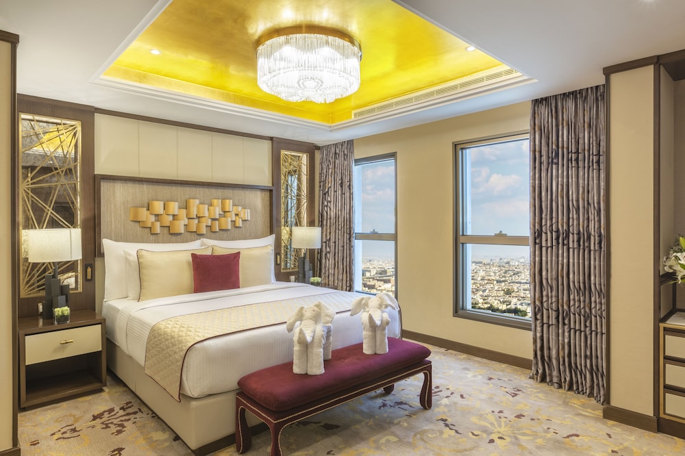PRESIDENTIAL, SUITE