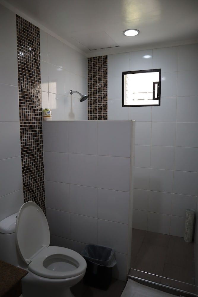 Domicilio Lorenzo Apartelle 70/71