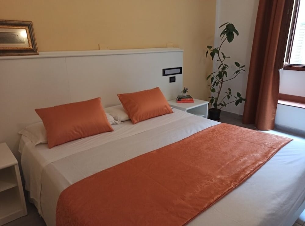 STANDARD, DOUBLE OR TWIN BED