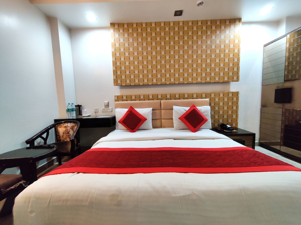 HOTEL DELHI PRIDE 8/42