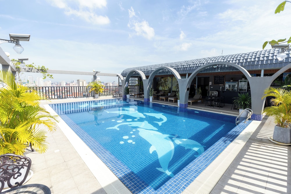 The Onra Hotel 38/41