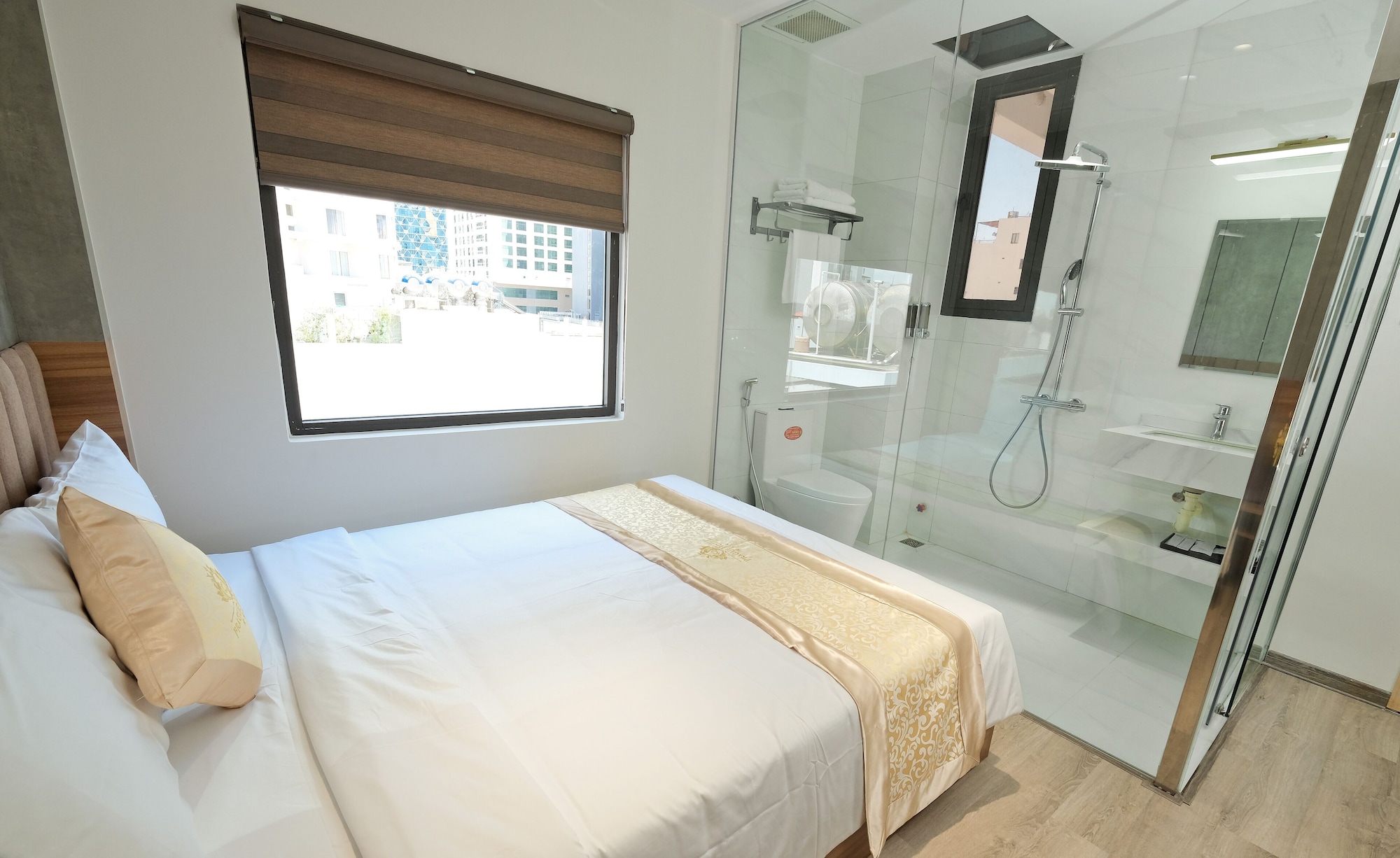 SUPERIOR, DOUBLE BED