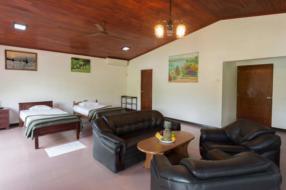 Oruthota Chalets 44/68