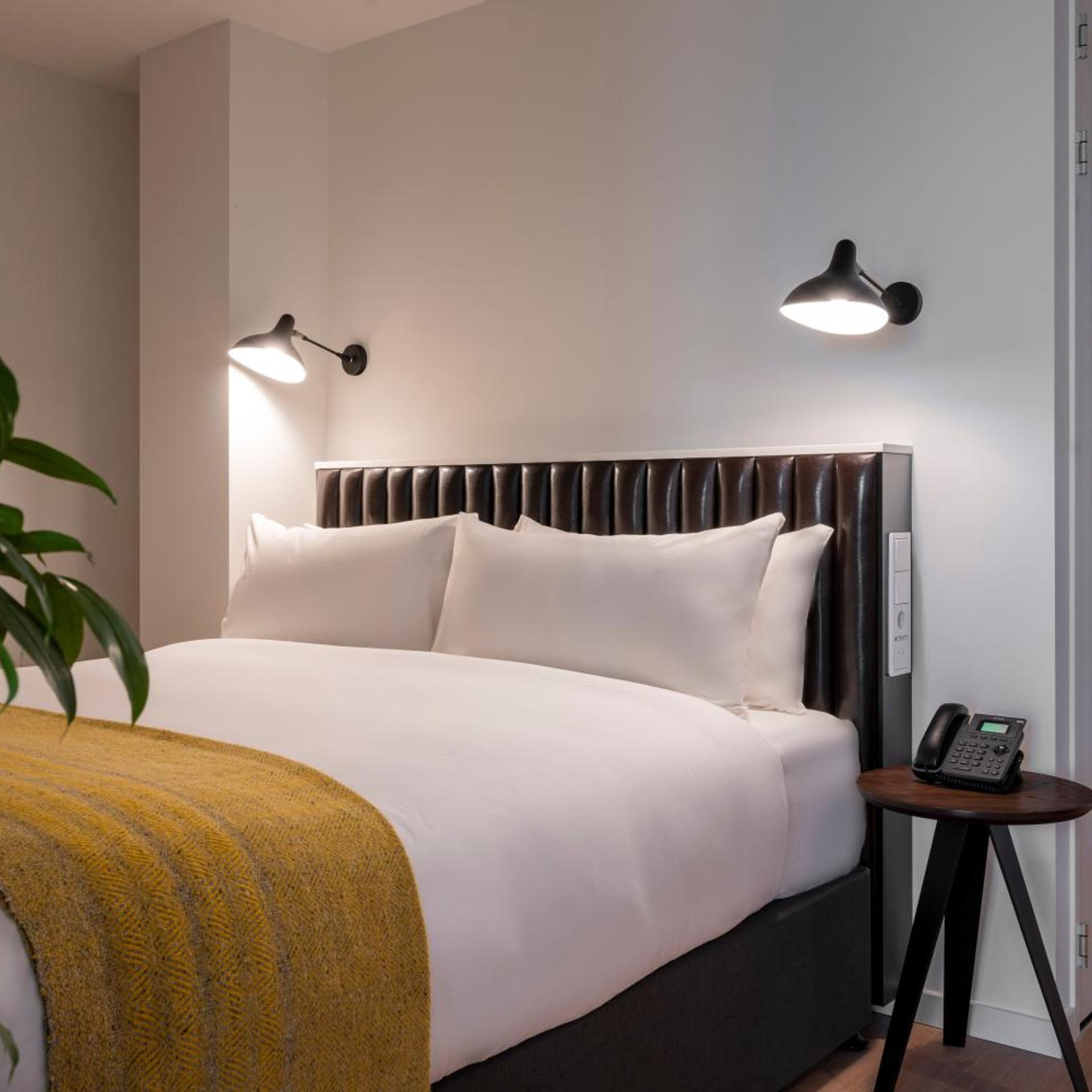 لوفت سوبيريور، PREMIER SUITES PLUS Amsterdam 2/7