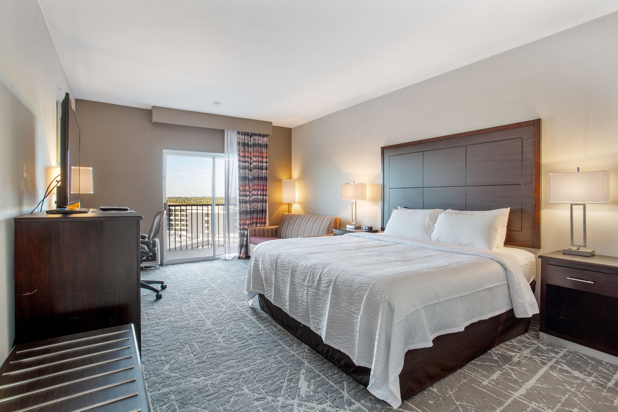 ROOM, KING BED, SOFA, BALCONY