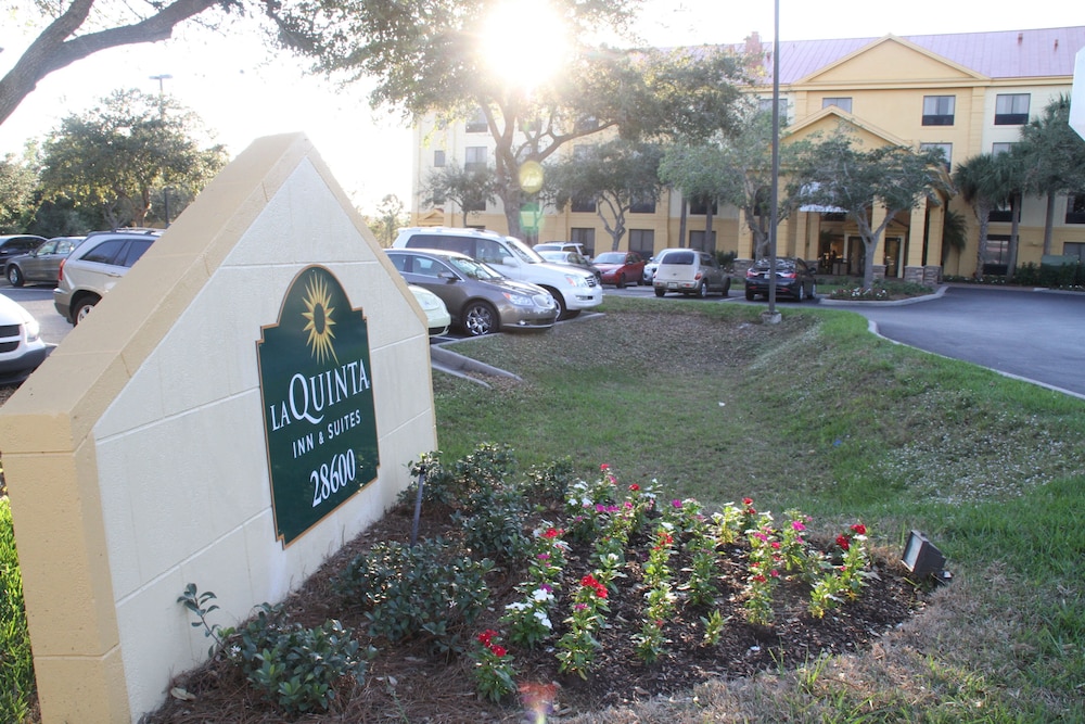 La Quinta Inn & Suites by Wyndham Bonita Springs Naples N. 7/47