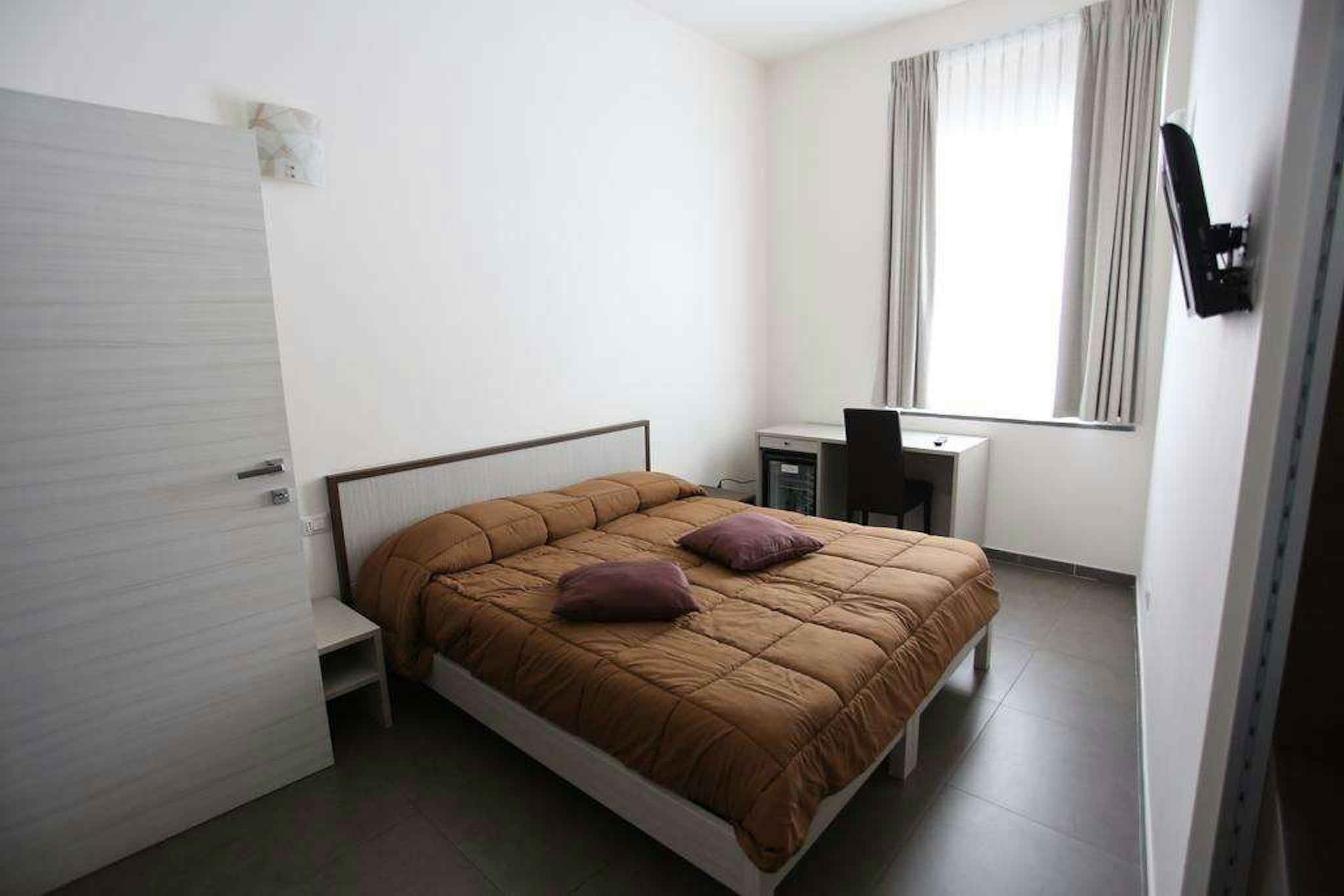 HOTEL EUBEA 37/79