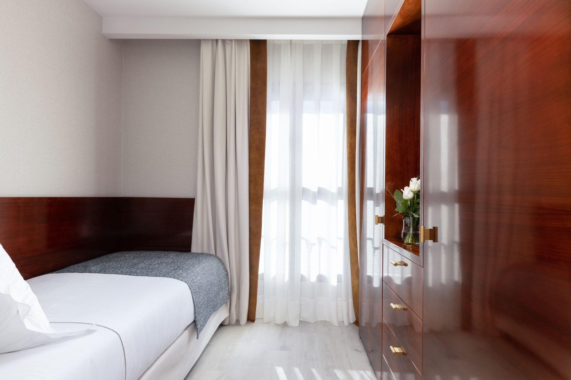 2 BEDROOMS, FAMILY, APARTMENT
