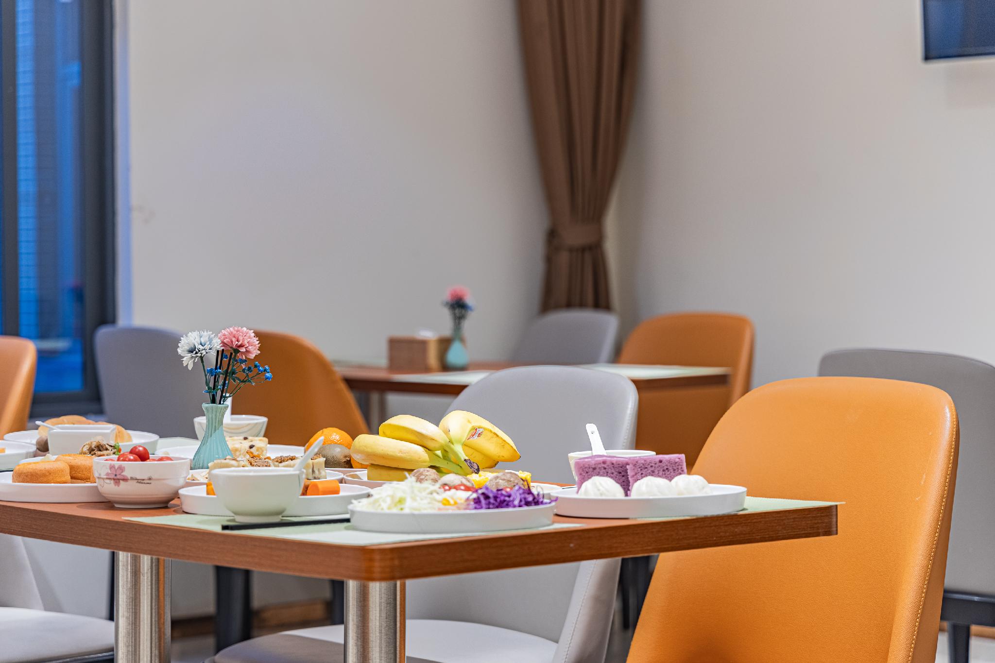 City convenient hotel (Hengyang railway station store) 24/29