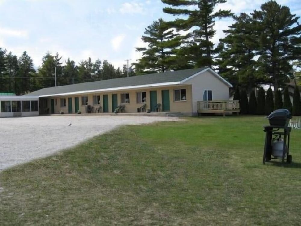 Northwinds Motel 38/41