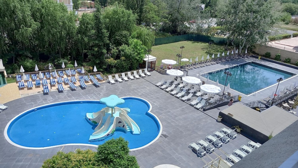 Aquamarine Hotel 6/68
