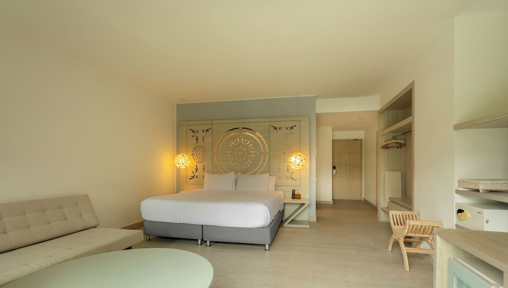 Grand Sirenis Karmairi 21/65