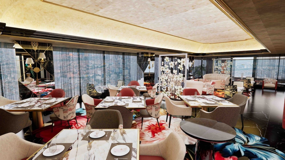 Trans Hotel Jakarta 35/50