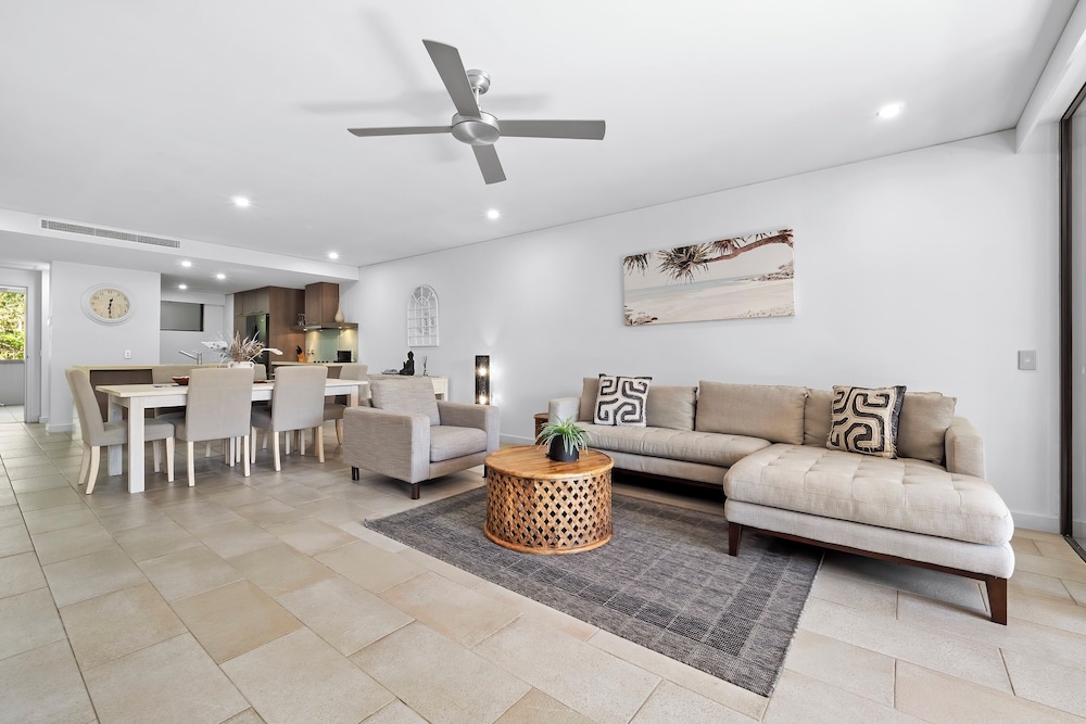 Apartment 316 at Sea Temple Palm Cove 23/50