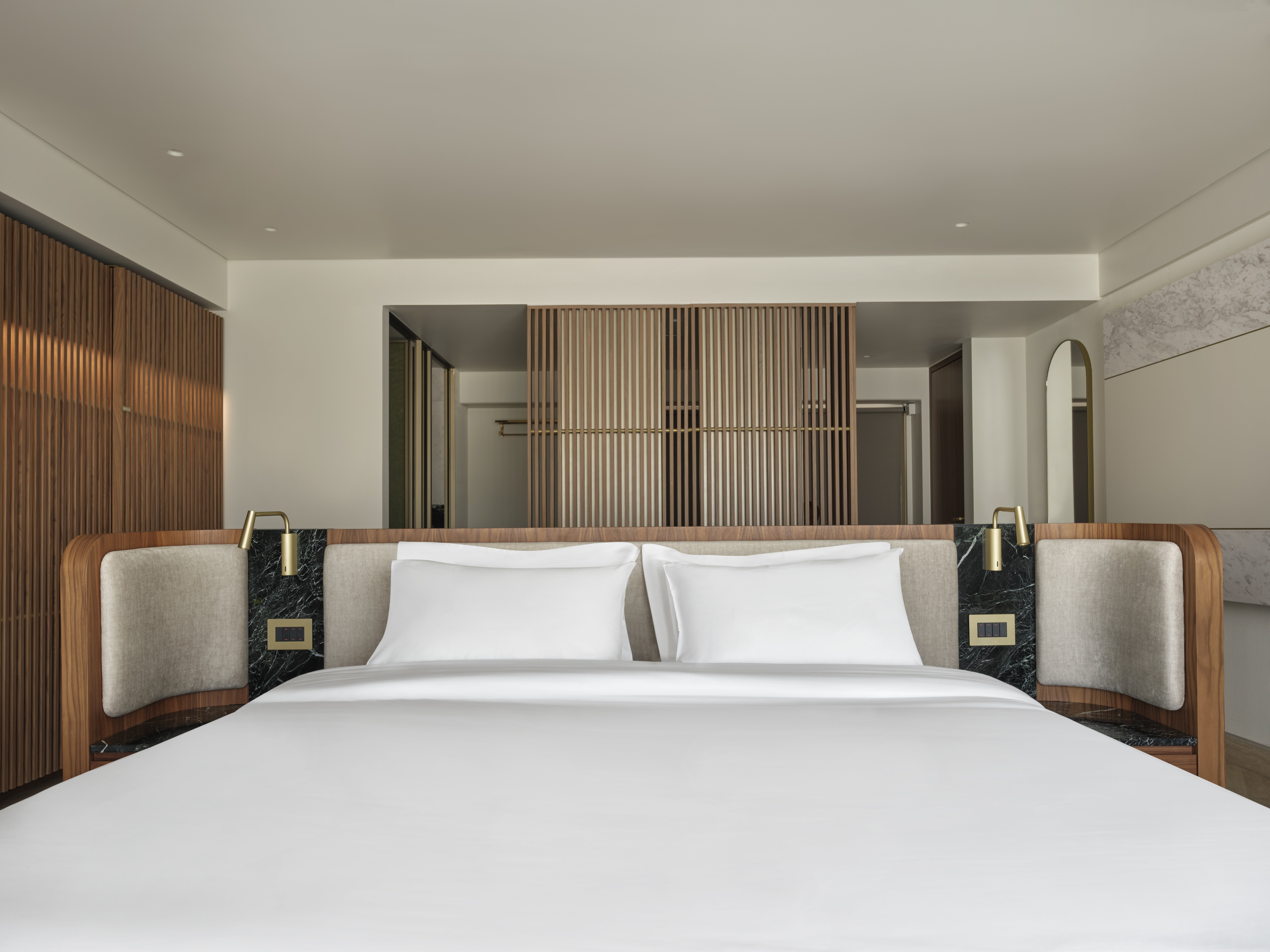 Premium Panorama Suite with Balcony and Temple View