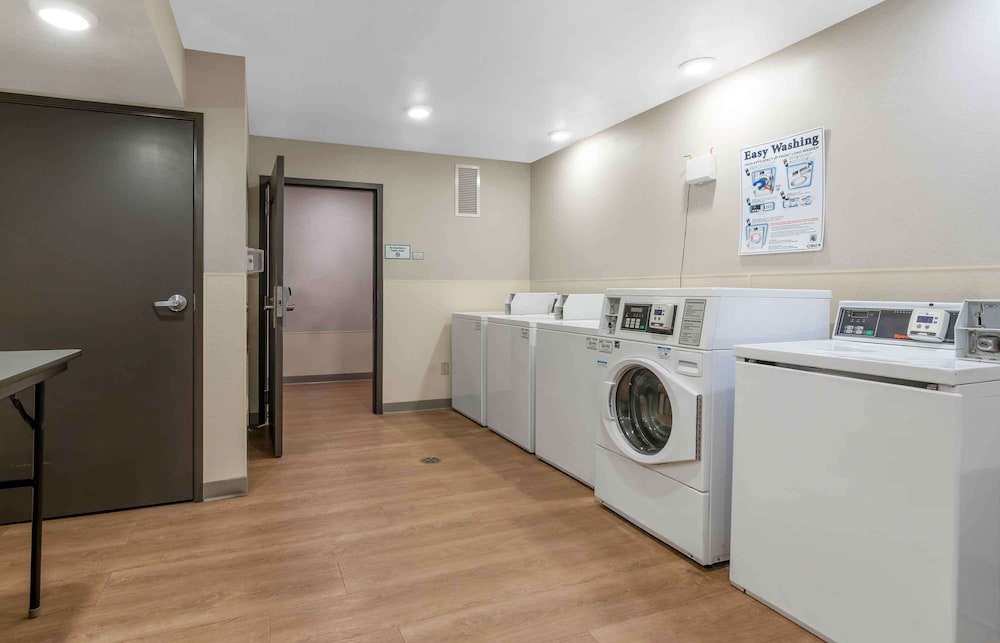 WoodSpring Suites Louisville Airport 4/26