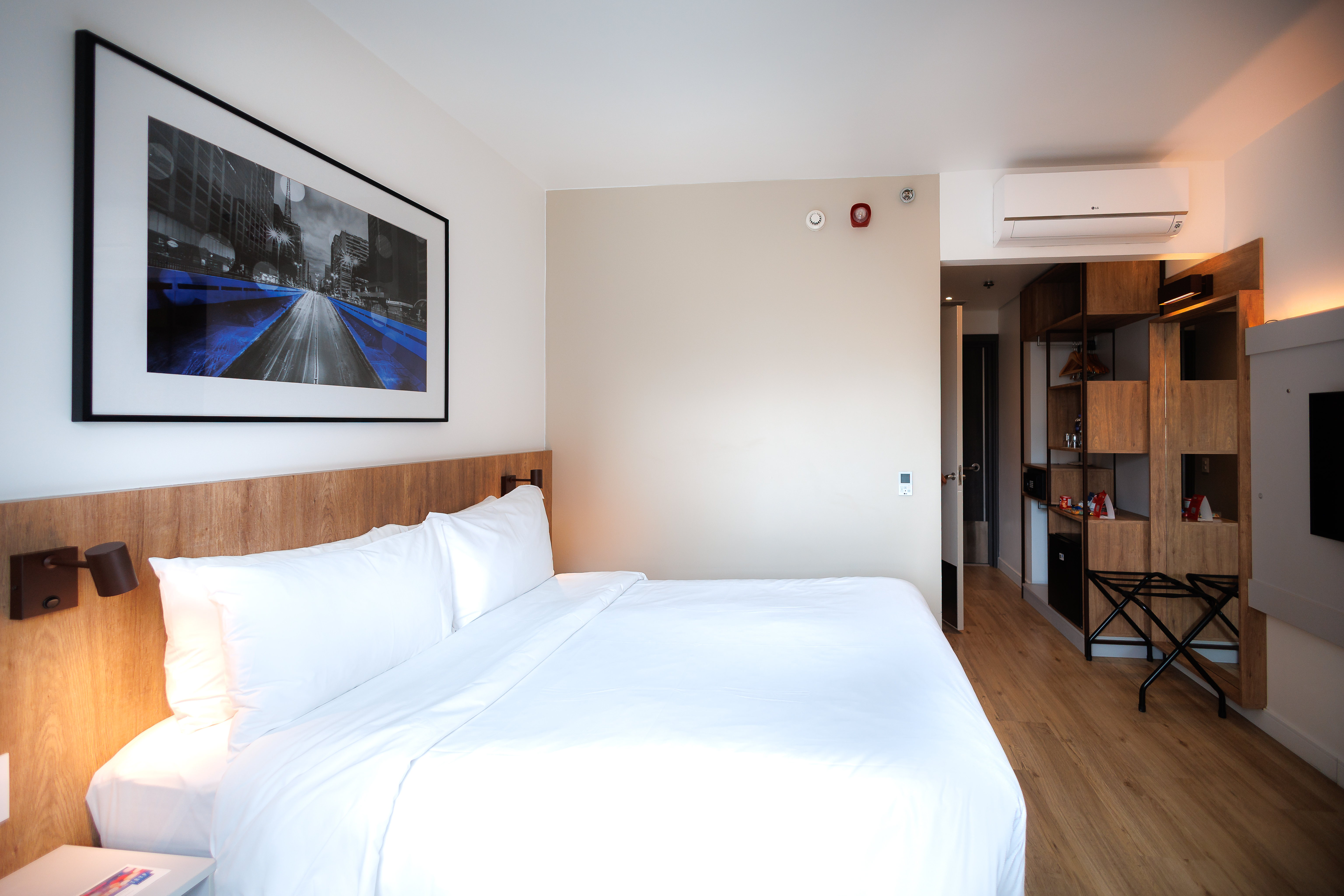 Accesible Queen Double Bed