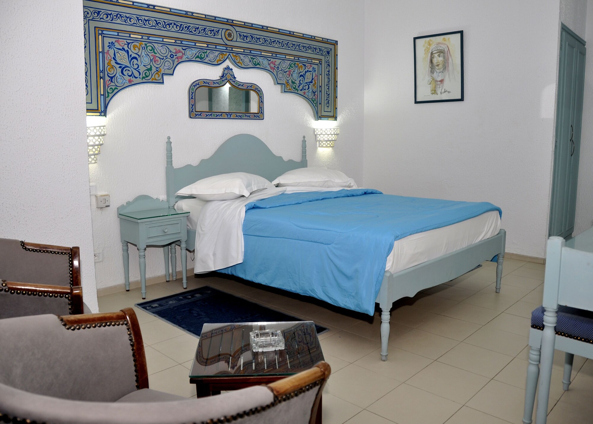 ROOM, DOUBLE BED