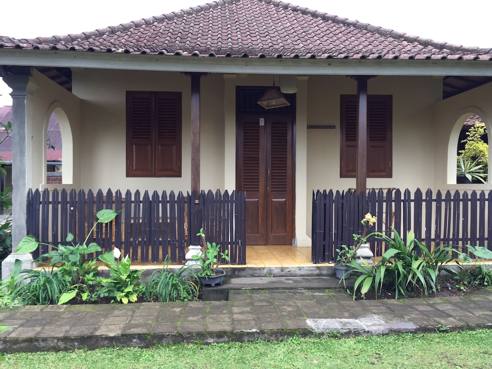 Meme Surung Homestay 7/66