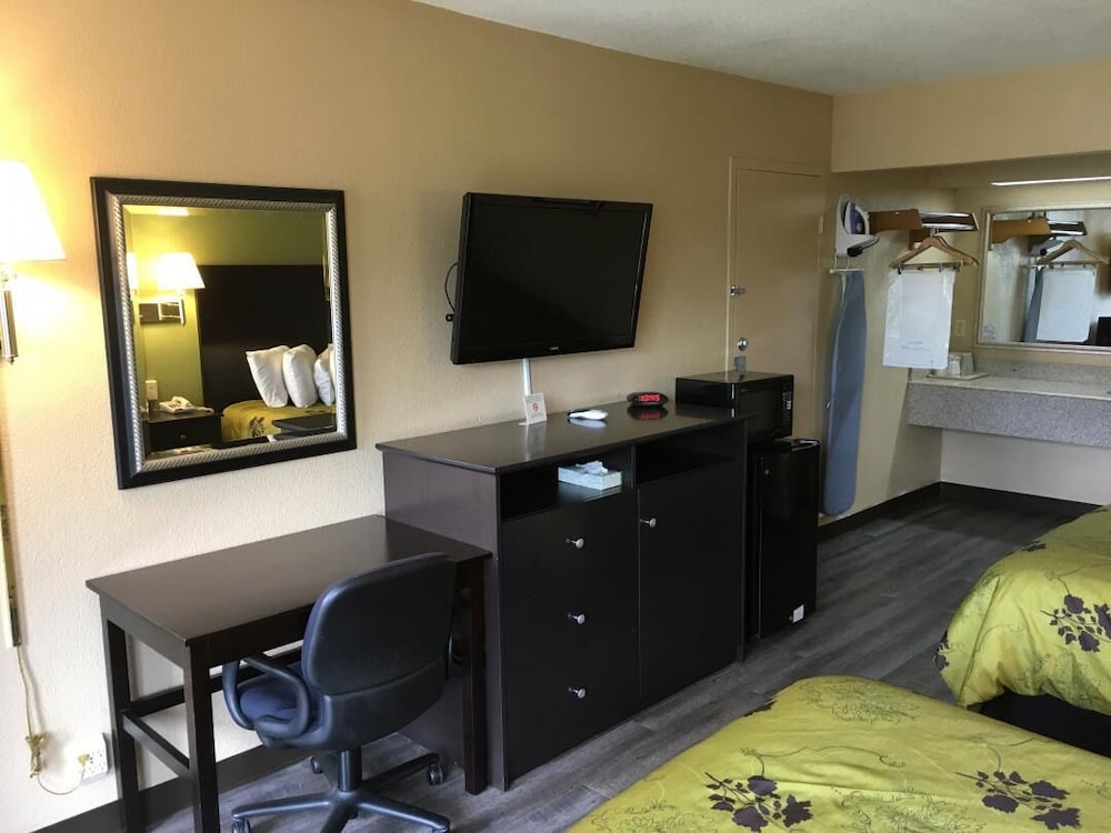 American Inn Pontotoc 22/46