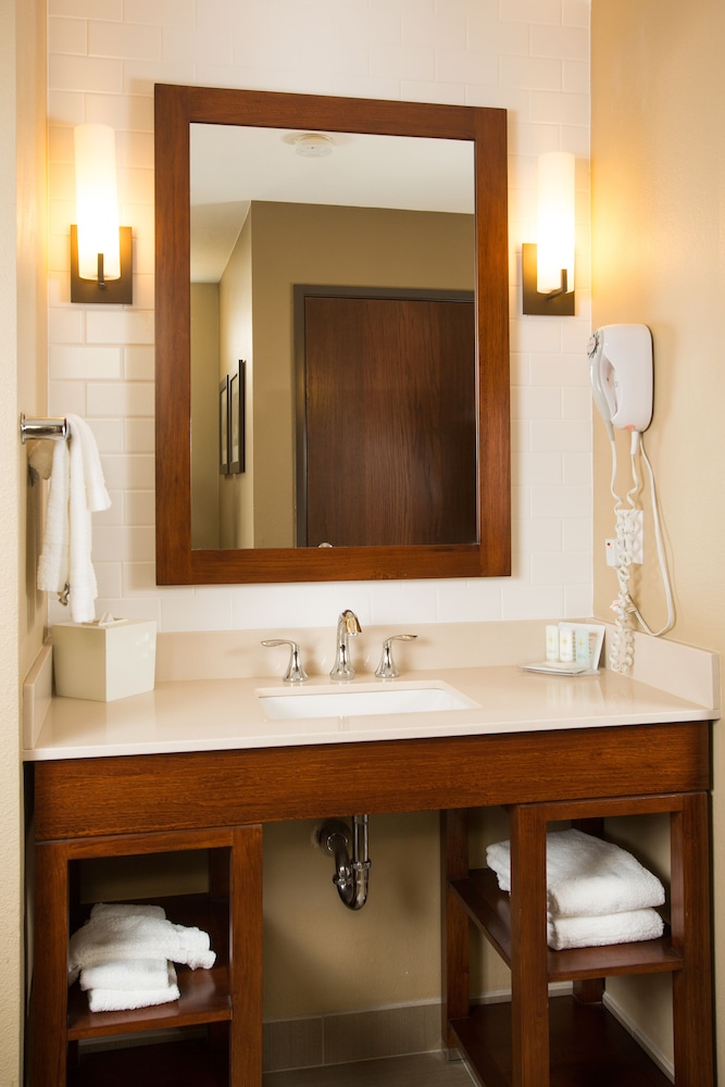 Comfort Inn & Suites Spokane Valley Central 38/40