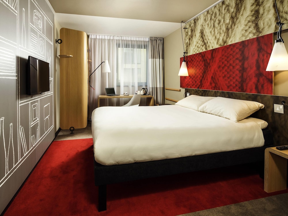 Ibis Swansea 18/63