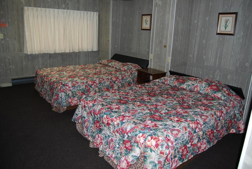 Deluxe, 2 Queen Beds