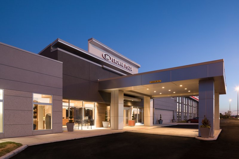 Crowne Plaza Chicago Sw Burr Ridge 3/59