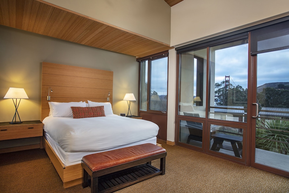 Golden Gate, Contemporary, King Bed, with View