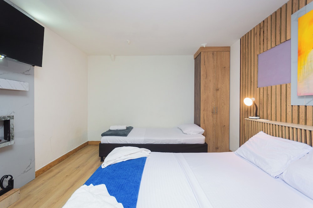 Hotel Lares 70 18/48