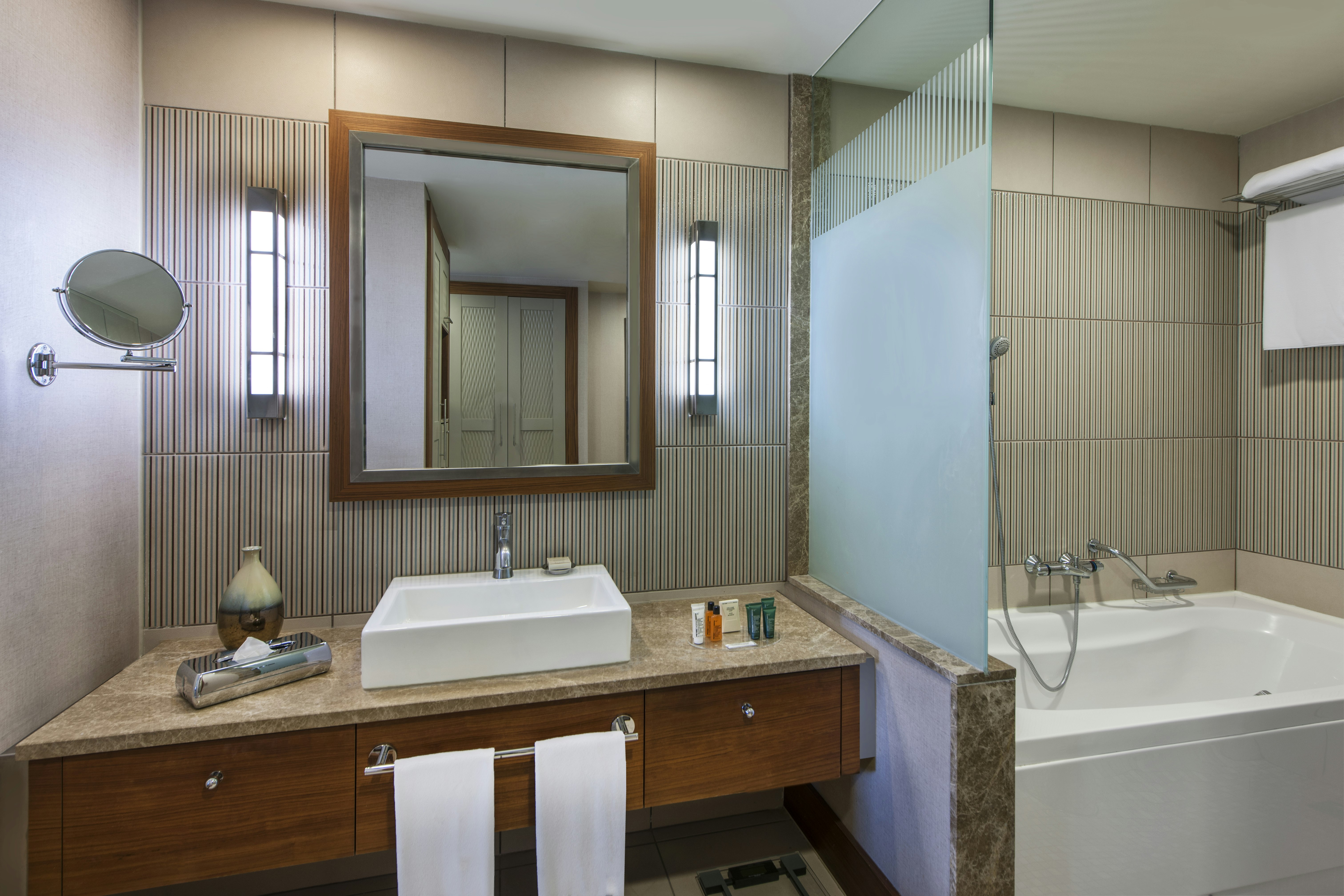 Guest Room, Twin Beds, Pool Access، Hilton Dalaman Sarigerme Resort & Golf 4/6