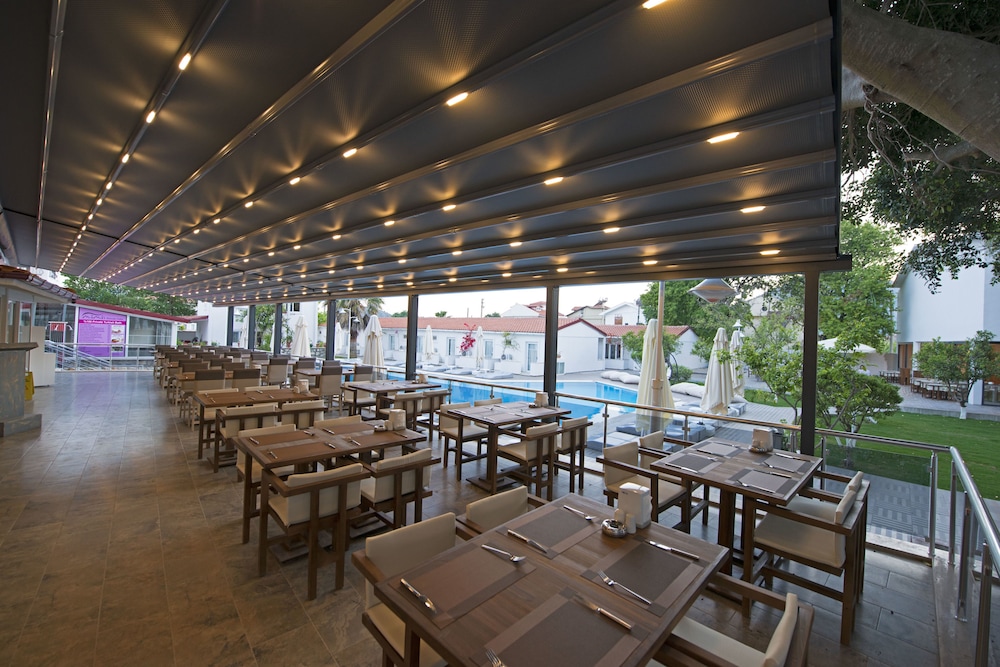 Grand Emir Hotel & SPA 68/85