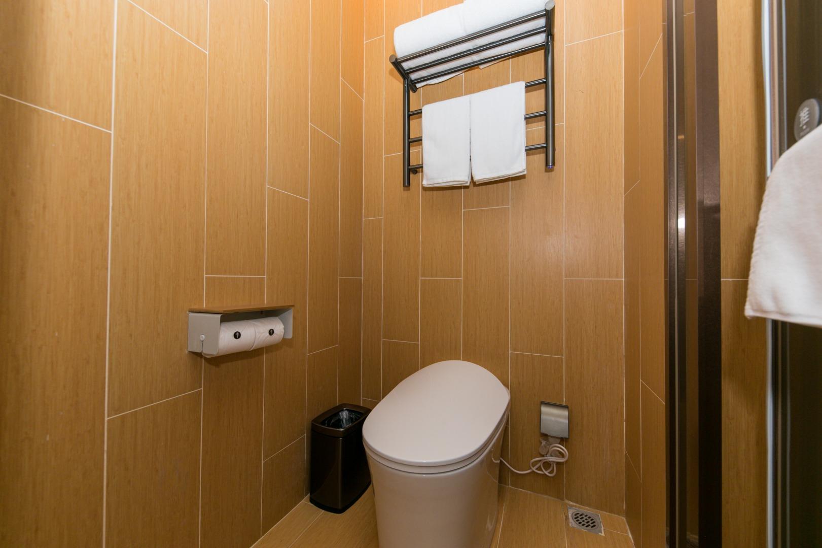 Ji Hotel (Hefei South Railway Station North Square) 27/30