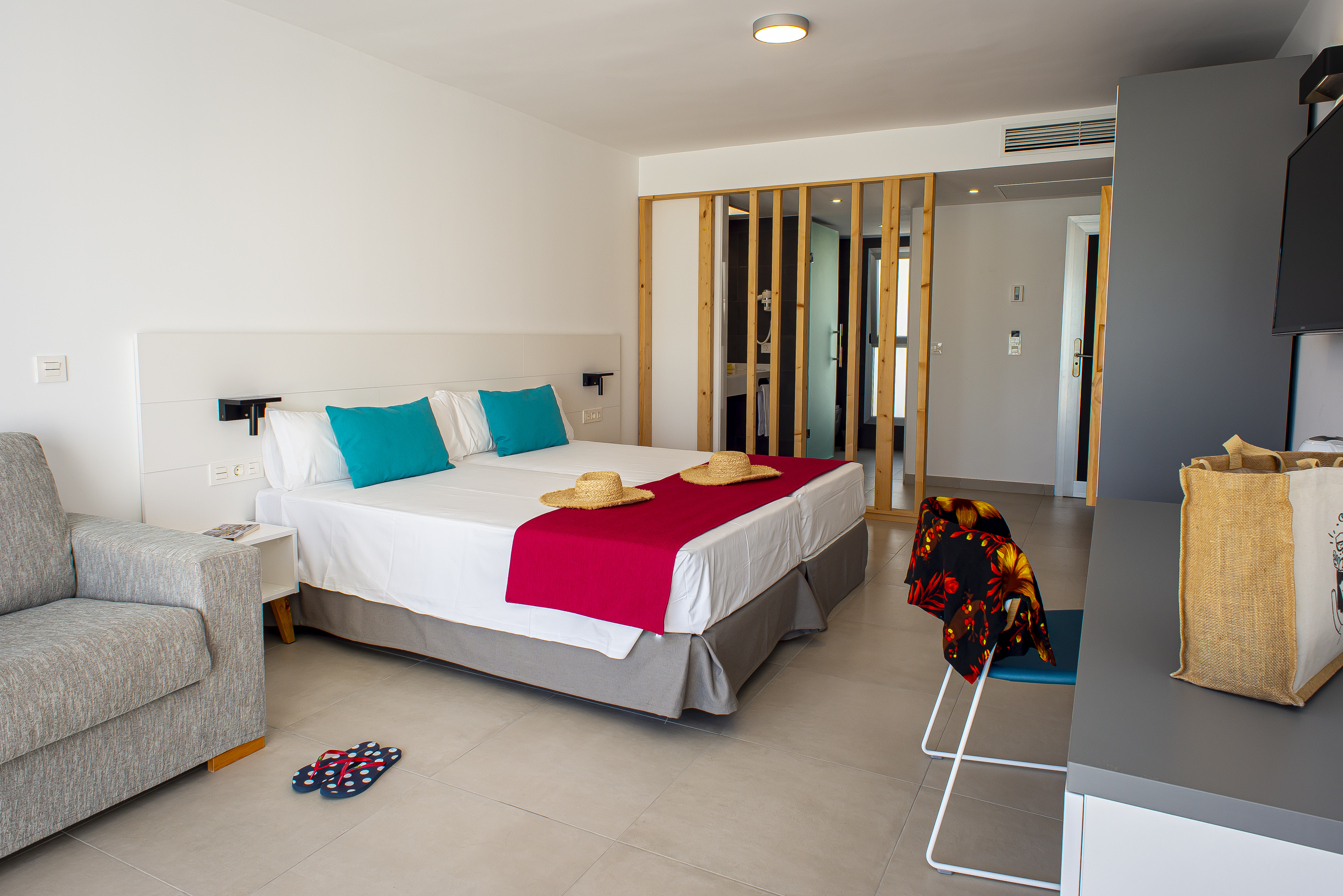 جناح جونيور لذوي الإعاقة، Hotel Taimar 3/10