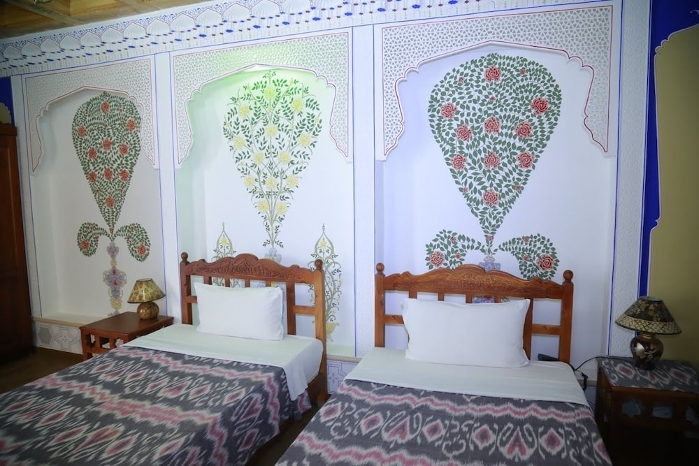 Komil Bukhara Boutique Hotel 12/50