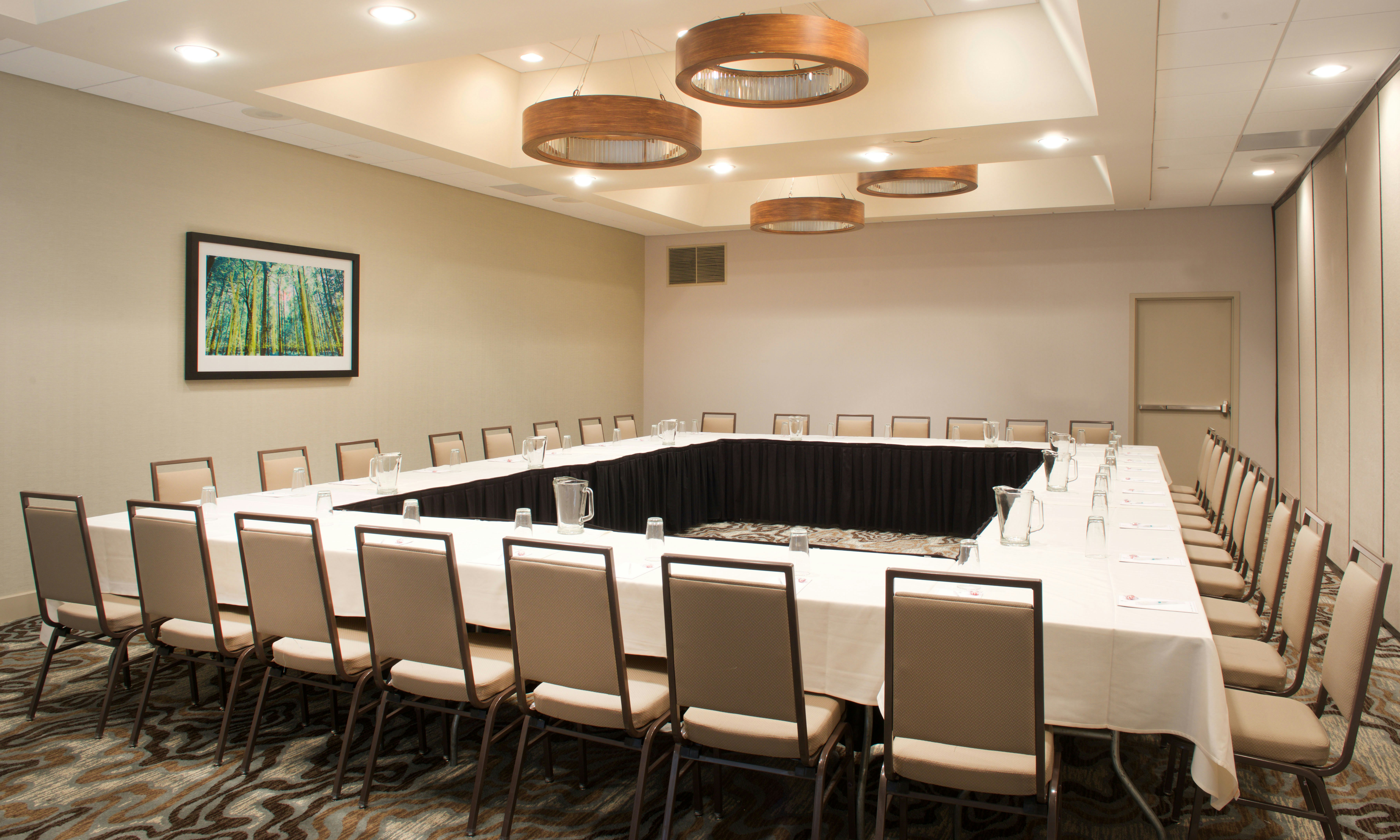Embassy Suites by Hilton Cincinnati Northeast Blue Ash 43/54
